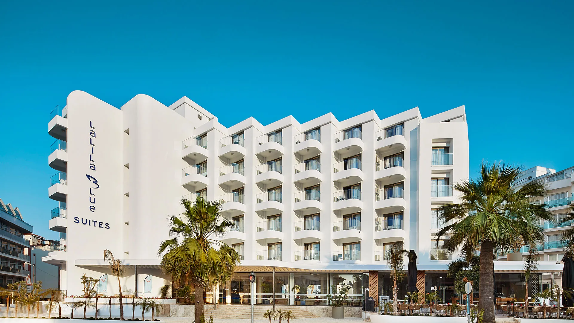 Lalila Blue Suites