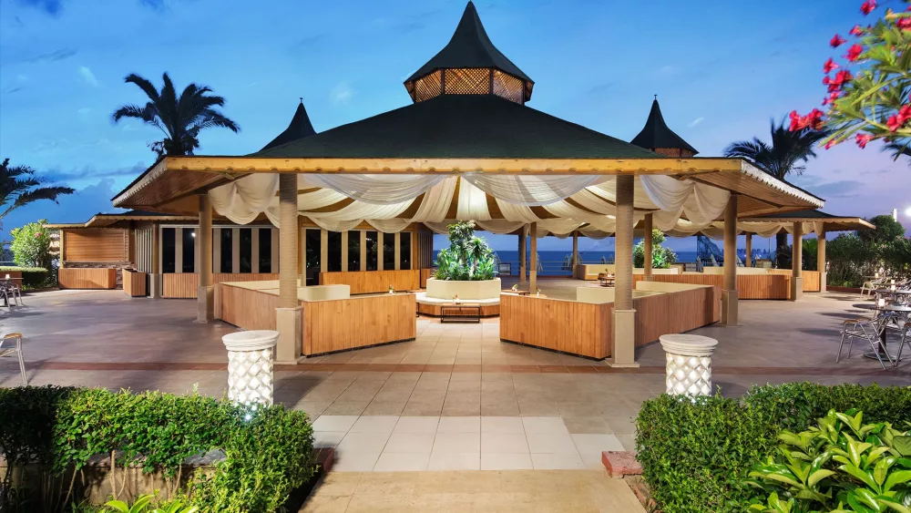 Saphir Hotel & Villas, хотел в Алания, почивка в Турция